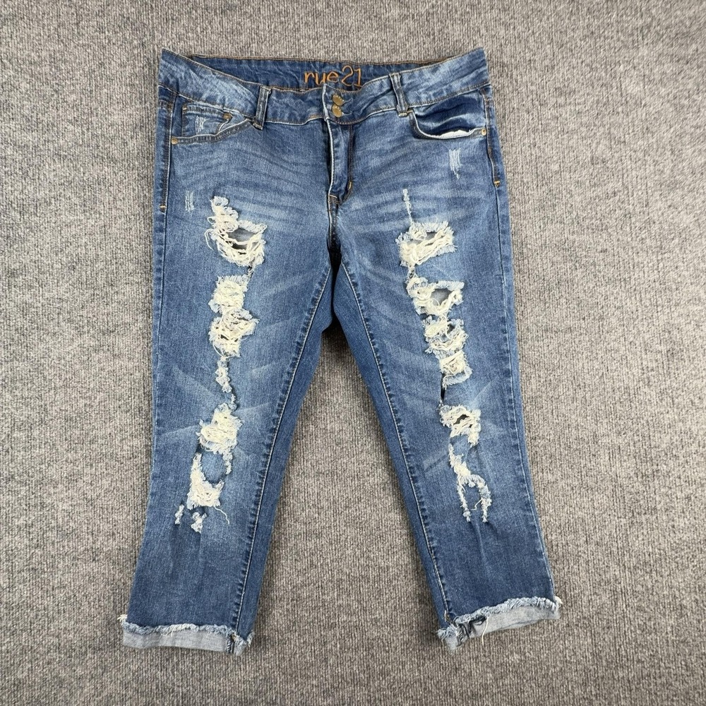 Y2K Rue21 Jeans Womens 15/16 Medium Wash Blue Distressed Mid Rise‎ Capri Denim